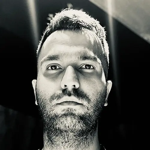 امیر شادکام نژاد